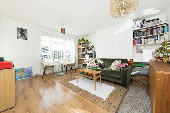 1 Bedroom Flat To Rent In Amhurst Road, Hackney Central, E8