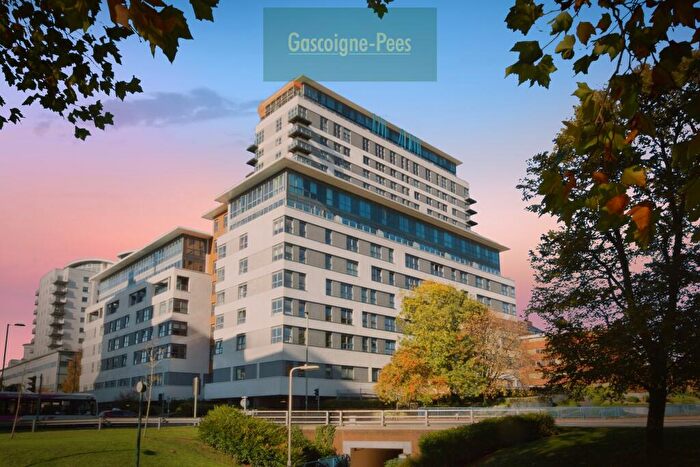 1 Bedroom Apartment To Rent In Skyline Plaza, RG21