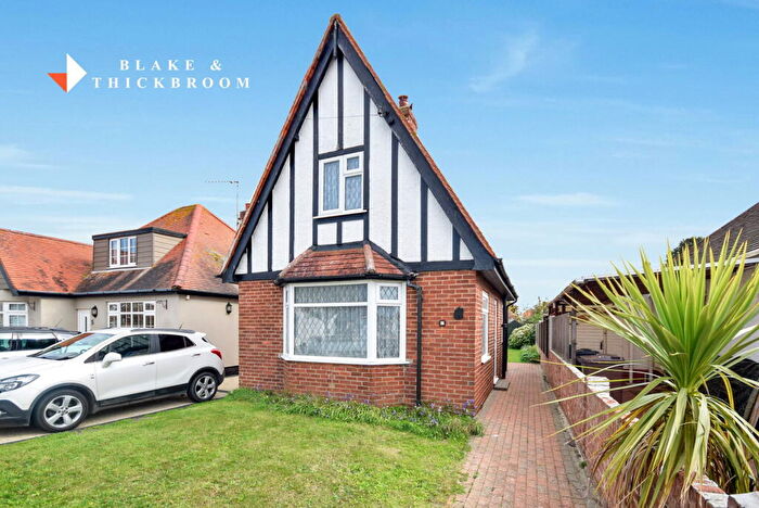 2 Bedroom Detached House For Sale In Nottingham Road, Holland-on-sea, CO15
