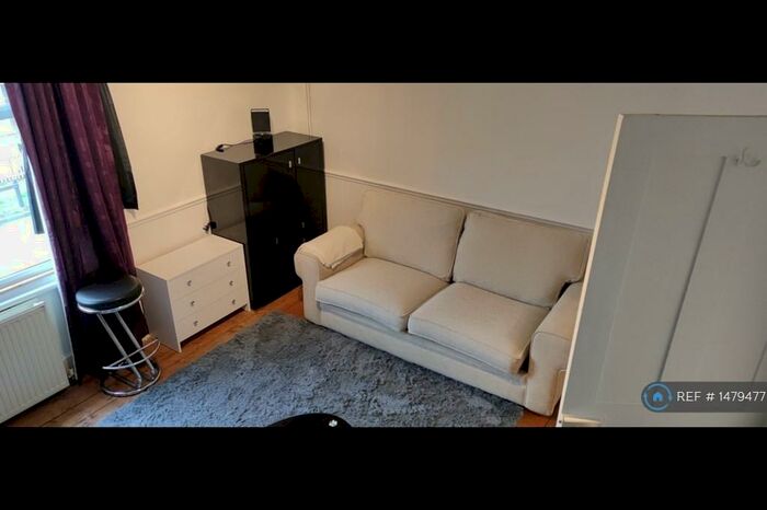 2 Bedroom Flat To Rent In Water Eaton Road, Bletchley, MK2