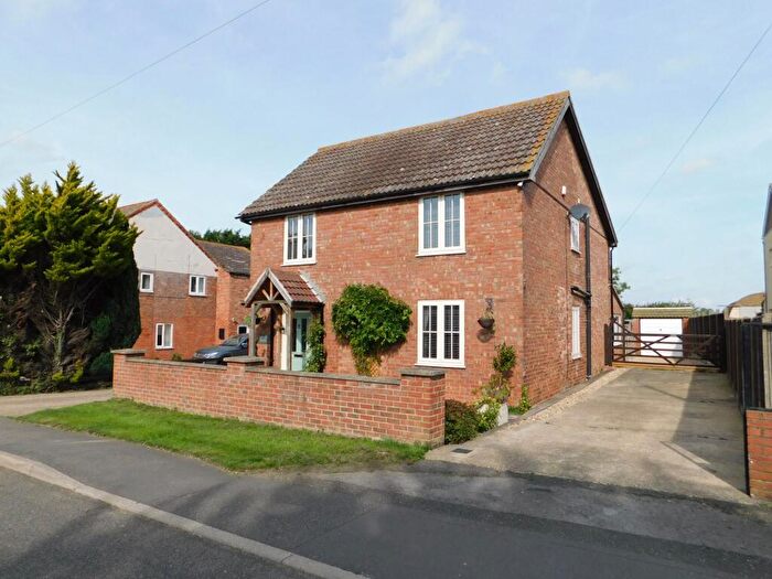 4 Bedroom Detached House For Sale In Station Road, Firsby, PE23