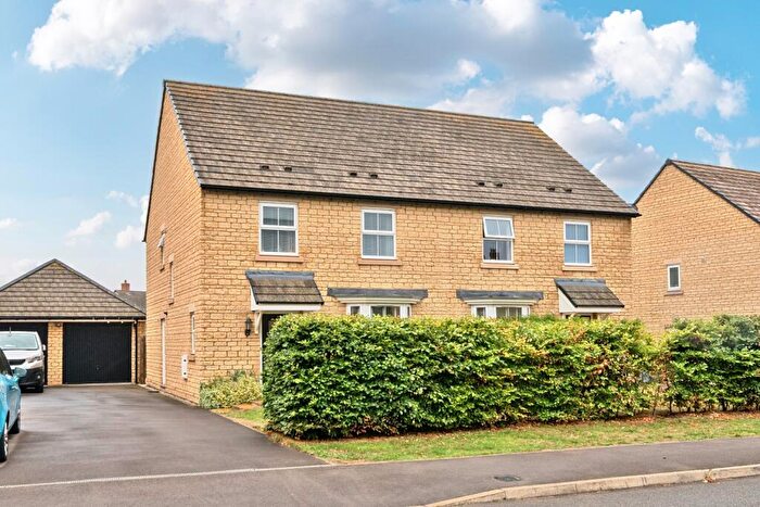 4 Bedroom Semi-Detached House For Sale In Swinbrook Road, Carterton, Oxfordshire, OX18