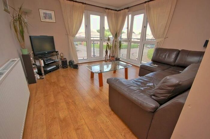 2 Bedroom Flat To Rent In Saughton Mains Street, Edinburgh, EH11