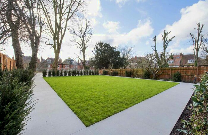 2 Bedroom Flat To Rent In Lyndhurst Road, London, NW3