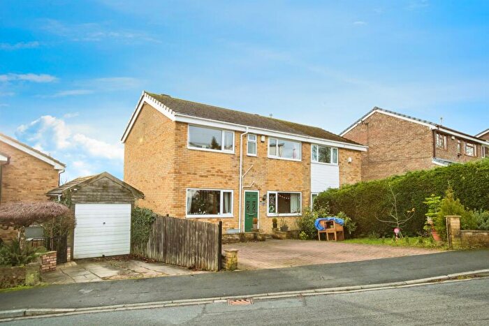 4 Bedroom Semi-Detached House For Sale In Round Hill, Halifax, HX2