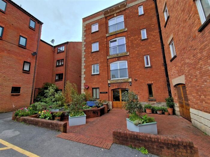 3 Bedroom Flat To Rent In Docks, Bridgwater, Somerset, TA6