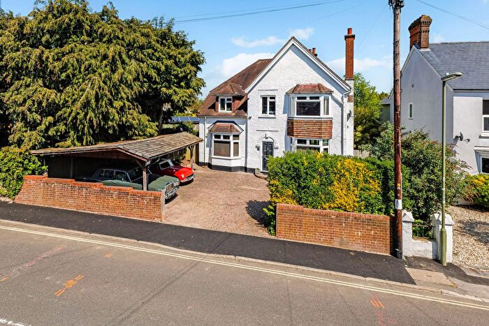 5 Bedroom Detached House For Sale In Ackender Road, Alton, GU34