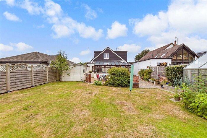 4 Bedroom Chalet For Sale In Sefter Road, Bognor Regis, West Sussex, PO21
