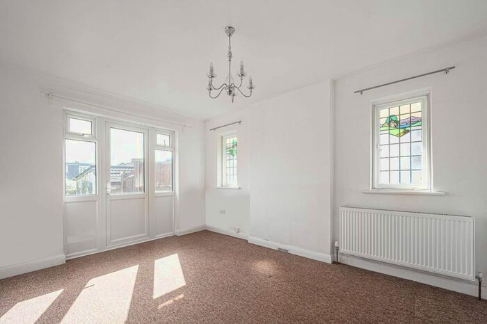 3 Bedroom Property To Rent In Milton Avenue, High Barnet, Barnet, EN5