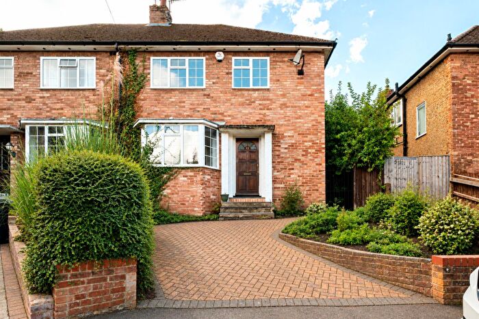 3 Bedroom Semi Detached House For Sale In New Road Close, High Wycombe, HP12