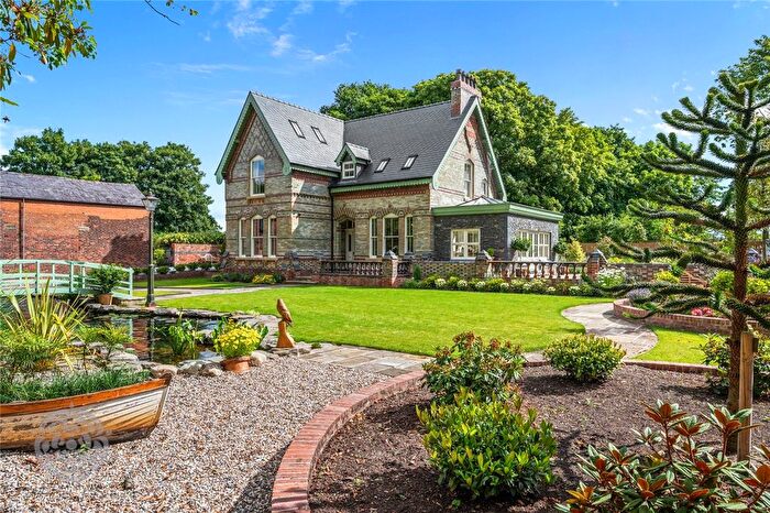 5 Bedroom Detached House For Sale In Lady Lane, Croft, WA3