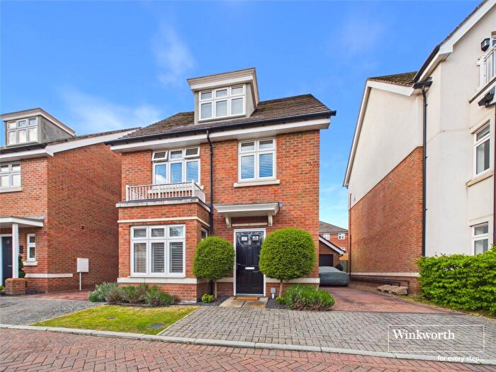 5 Bedroom Detached House For Sale In Tutor Crescent, Earley, Reading, RG6
