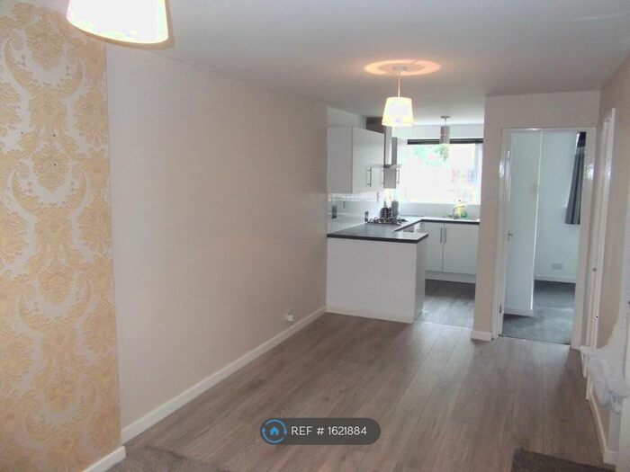 2 Bedroom Maisonette To Rent In Chesterfield Court, Nottingham, NG4