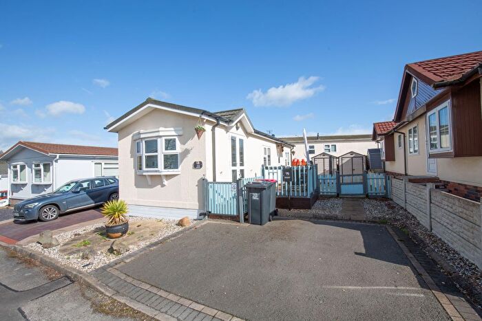 1 Bedroom Park Home For Sale In Miners Walk, Wood End, CV9