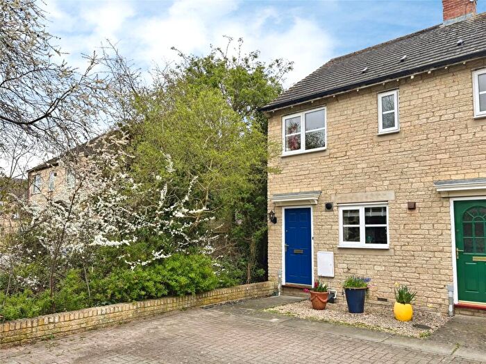 2 Bedroom End Of Terrace House For Sale In Redwing Close, Bicester, Oxfordshire, OX26