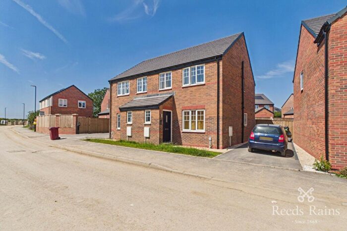3 Bedroom Semi-Detached House To Rent In Sycamore Drive, Holmewood, Chesterfield, Derbyshire, S42