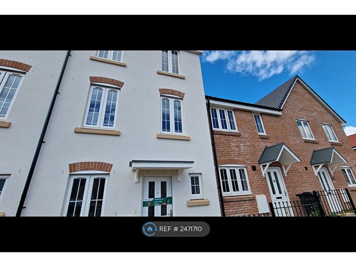 4 Bedroom Maisonette To Rent In Sandpiper Drive, Houndstone, Yeovil, BA22
