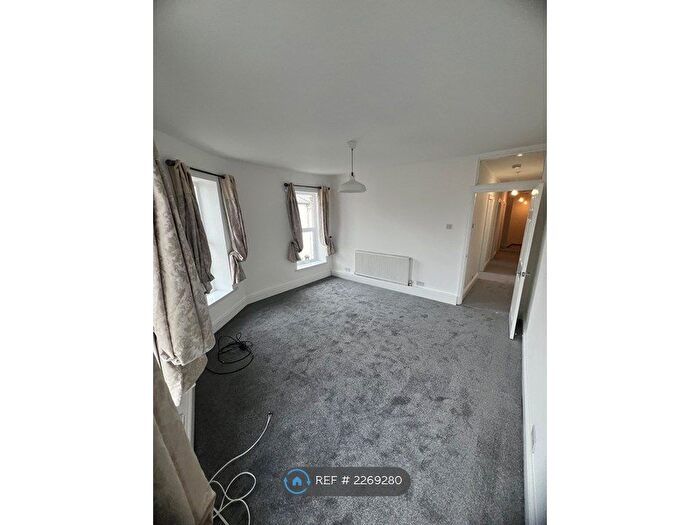 2 Bedroom Flat To Rent In Soundwell Road, Bristol, BS16