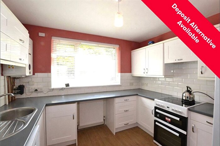 2 Bedroom Flat To Rent In Daphne Court, Royal Avenue, Worcester Park, KT4
