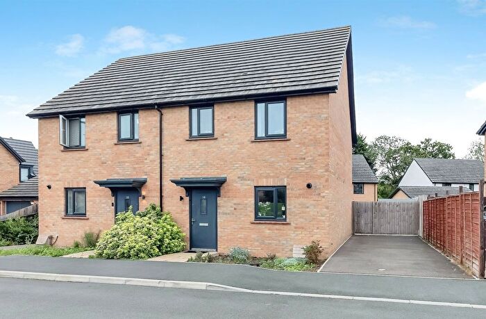 3 Bedroom Semi-Detached House For Sale In Carver Way, Ramsey, Huntingdon, PE26