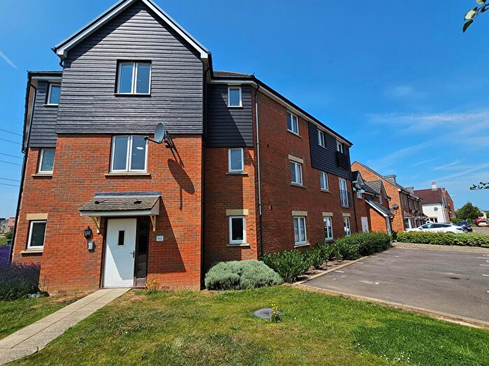 2 Bedroom Apartment For Sale In Alma Street, Aylesbury, HP18