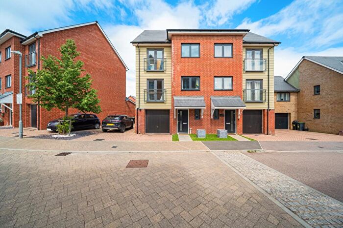 4 Bedroom Semi-Detached House For Sale In Thackeray Drive, Northfleet, Gravesend, Kent, DA11