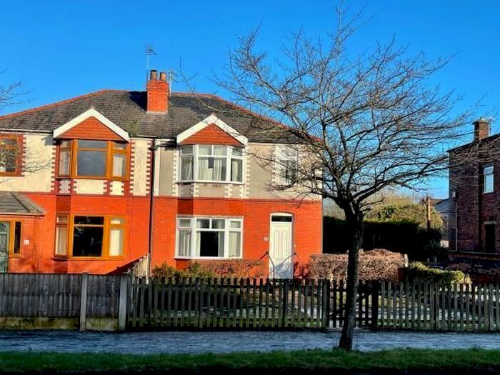 3 Bedroom Semi-Detached House For Sale In Knutsford Road, Grappenhall, Warrington, WA4