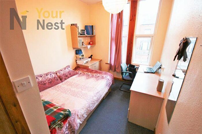 4 Bedroom Apartment To Rent In Cardigan Road, Headingley, Leeds, LS6