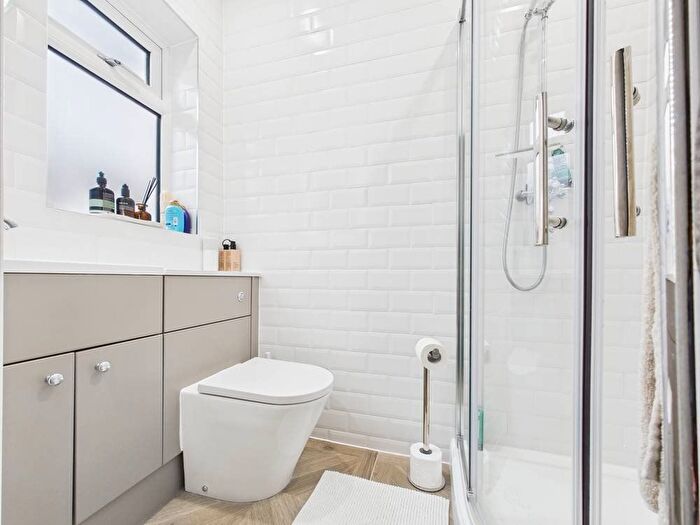 3 Bedroom Bungalow For Sale In Mornington Road, Ashford, Middlesex, TW15