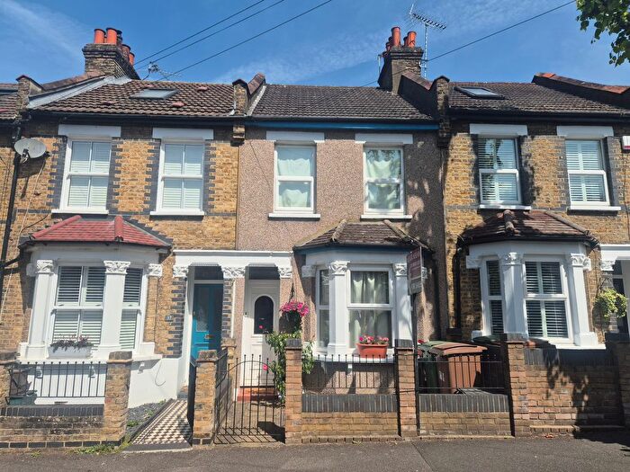 2 Bedroom Terraced House For Sale In Tharp Road, Wallington, SM6