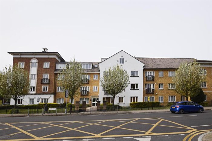 2 Bedroom Flat For Sale In Forty Avenue, Wembley, HA9