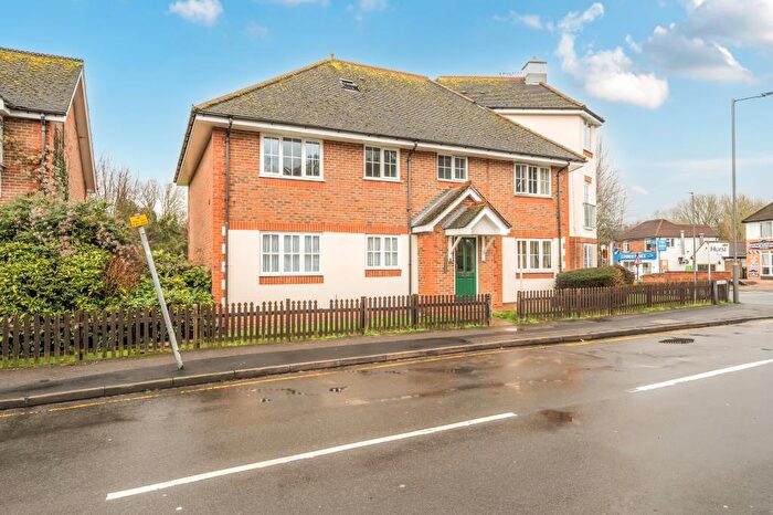 2 Bedroom Flat For Sale In High Wycombe, Buckinghamshire, HP12