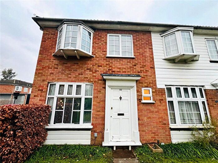 3 Bedroom End Of Terrace House To Rent In Yeomans Mews, Isleworth, TW7