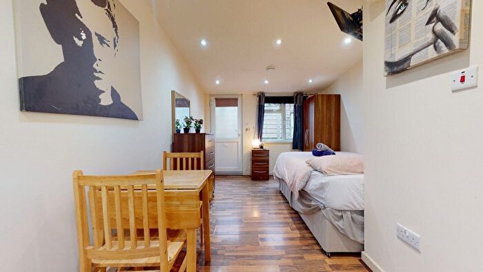 Studio To Rent In Chatsworth Road, Mapesbury, London, NW2