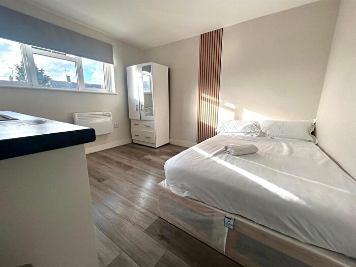 Studio To Rent In Ashwood Road, Potters Bar, EN6