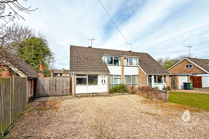 3 Bedroom Semi Detached House For Sale In Reading Road, Burghfield Common, RG7