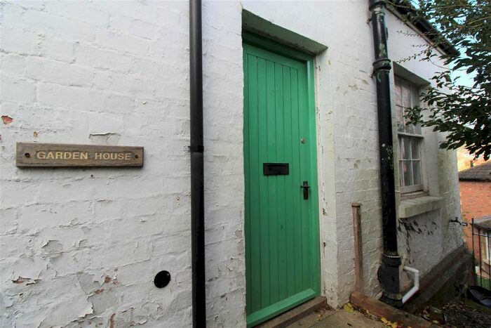 1 Bedroom Flat To Rent In Portland Road, Malvern, WR14