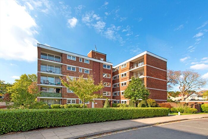 2 Bedroom Flat To Rent In Green Vale, Ealing, W5