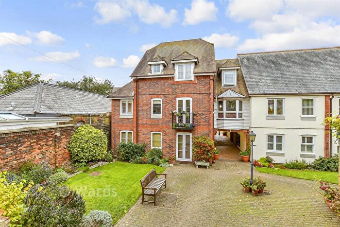 1 Bedroom Flat For Sale In Middle Row, Faversham, Kent, ME13