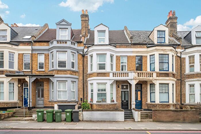 3 Bedroom Flat For Sale In Lee High Road, London, SE13