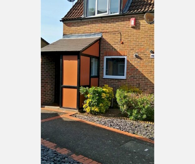 2 Bedroom Terraced House To Rent In St Peters Road, West Molesey, KT8