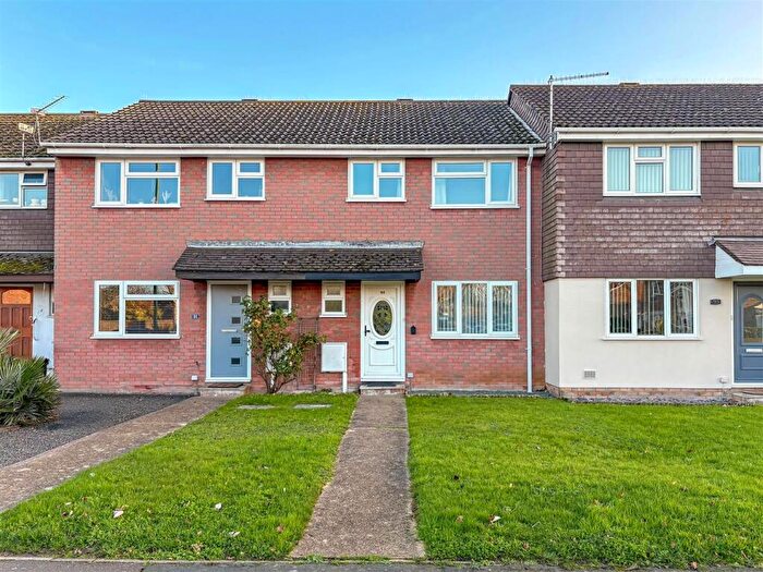 3 Bedroom Terraced House For Sale In Beaumont Park., Littlehampton, BN17