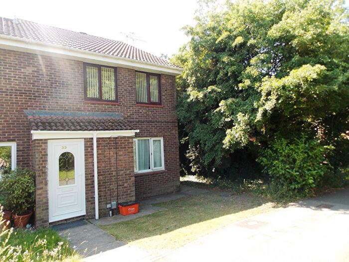 1 Bedroom Flat To Rent In Chandos Close, Swindon, SN5