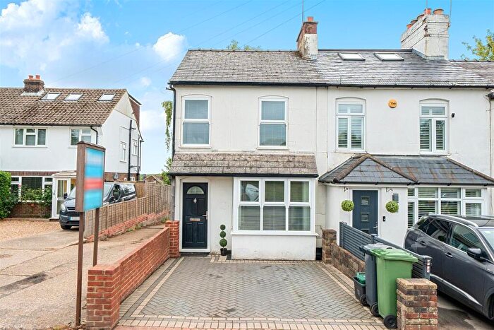 2 Bedroom End Of Terrace House For Sale In Brighton Road, Lower Kingswood, KT20
