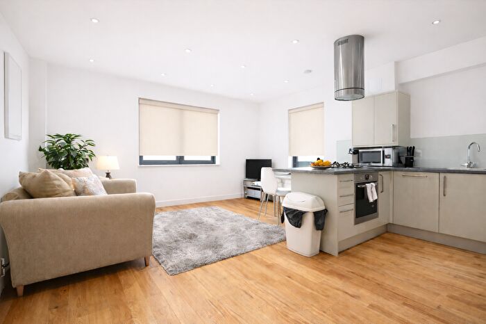 1 Bedroom Flat To Rent In Kensington House, Corner Hall, Hemel Hempstead, Hertfordshire, HP3