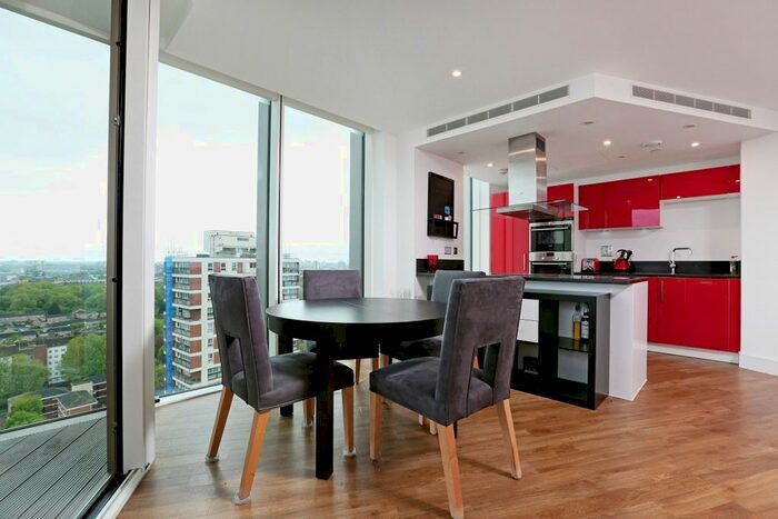 2 Bedroom Flat To Rent In Surrey Quays Road, London, SE16