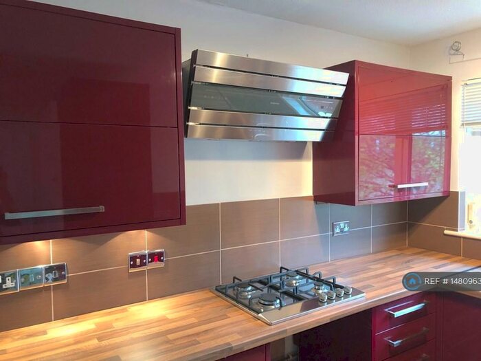 2 Bedroom Flat To Rent In Western Road, Cambuslang, Glasgow, G72