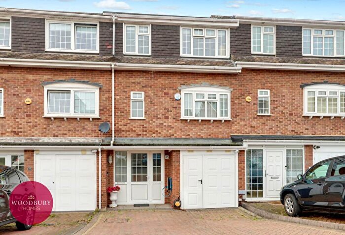 4 Bedroom Terraced House For Sale In Ardmore Lane, Buckhurst Hill, IG9