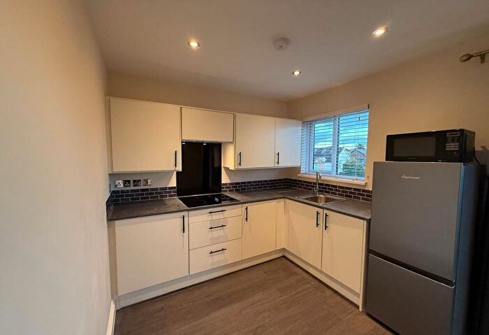 Studio To Rent In South Lane West, New Malden, London, KT3