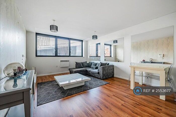 2 Bedroom Flat To Rent In Mann Island, Liverpool, L3